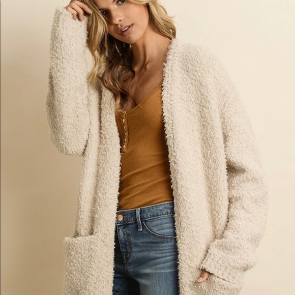 ✨SOLD OUT✨ Teddy Textured Cardigan Coat in Cream - Picture 3 of 6
